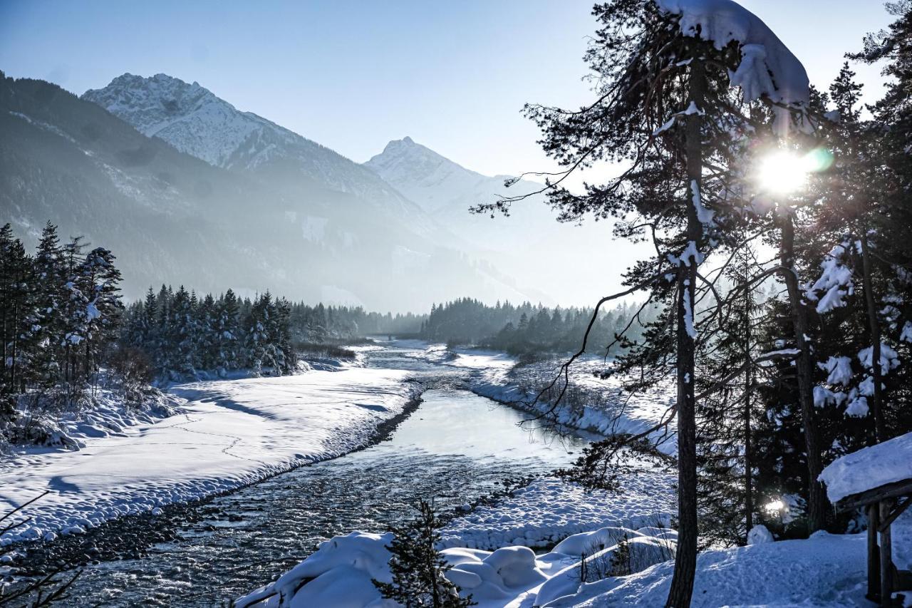 Pension & Ferienwohnungen Haus Edelweiss Holzgau Zewnętrze zdjęcie